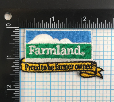 VINTAGE FARMLAND INDUSTRIES FARMER OWNED 2.75'' IRON ON PATCH (THICK BORDER) A4