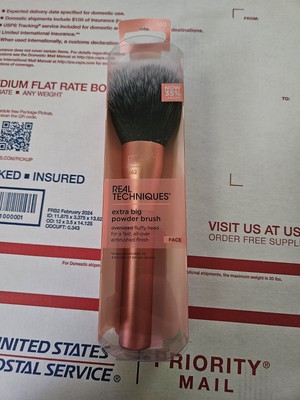 Real Techniques Extra Big Powder Brush, Large Makeup Brush for Powder All-Over 