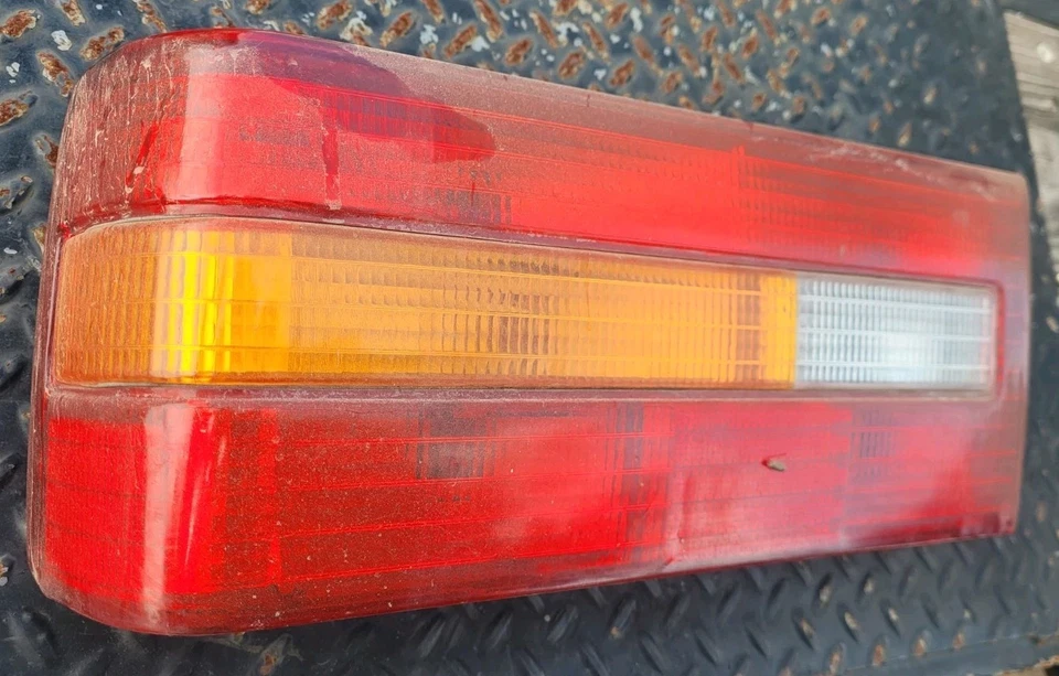 Conjunto de luz trasera izquierda Volvo 740 1990-1992 rojo ámbar transparente cromo Foto 2 de 4