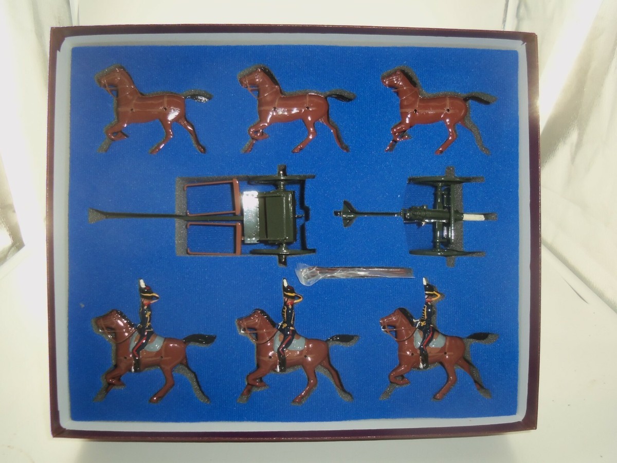 BRITAINS 8825 KINGS TROOP ROYAL HORSE ARTILLERY GUN TEAM METAL TOY