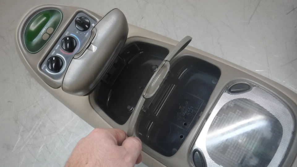 Ford Excursion techo superior consola cúpula mapa marrón claro tostado Foto 3 de 4