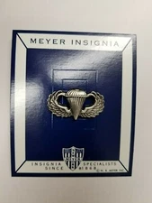 U.S. ARMY PARACHUTIST JUMP WINGS BADGE OXIDIZED ON ORIGINAL CARD