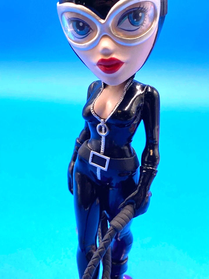 Funko Vinyl Vixens: Classic DC - Catwoman Action Figure - Image 4 of 4