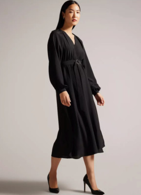 Ted Bakers elegantes schwarzes Kleid ist der Inbegriff raffinierten Stils