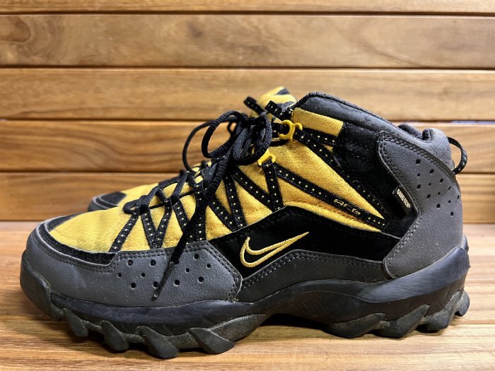 Vintage 00's Nike Takao Mid Gtx Yellow Black 415076-700 Vintage 00's Nike Takao Mid Gtx Yellow Black 415076-700