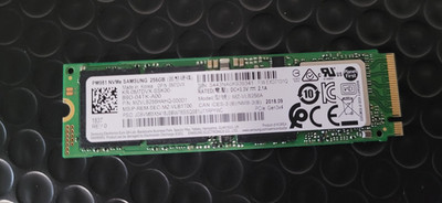 Samsung PM981 256GB NVMe M.2 SSD PCIe Gen3 x4 Laptop SSD MZVLB256HAHQ