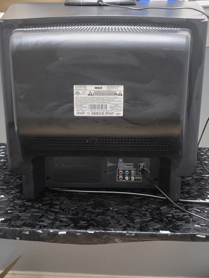 RCA Truflat 20" 20F424T CRT TV Old School Retro Gaming W/ 2 Remotes  - Image 4 of 4