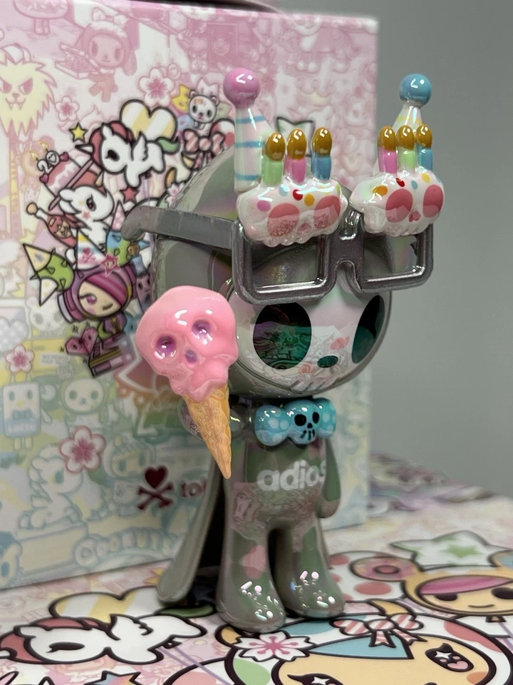 Boneco de vinil Tokidoki 20º aniversário Adios 3” novo com caixa - Imagem 2 de 4