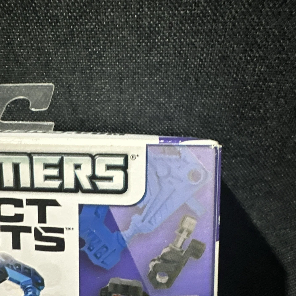 NEW HASBRO TRANSFORMERS CONSTRUCT BOTS THUNDERCRACKER - Image 3 of 4