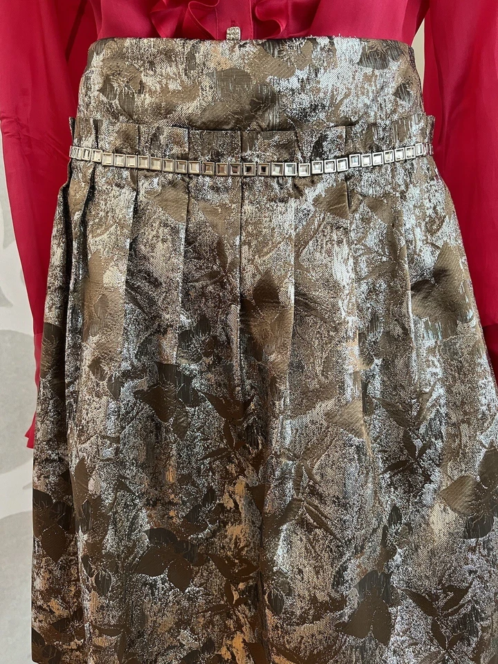 Falda Oro Brillante y Plata 8 Ajuste N Flare por Carmen Marc Valvo Colección Año Nuevo Foto 2 de 4