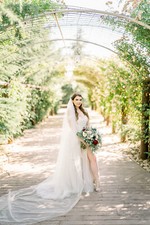 Wedding Dress Women's Size 6! Only Worn Once! Removable Sleeves - Ivory Color