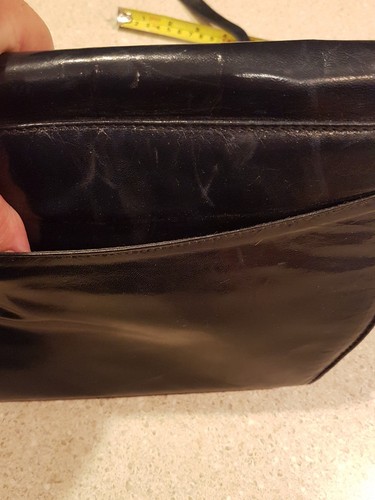 BORSA A TRACOLLA VINTAGE MARGARET J IN PELLE NERA E ACCENTO MARRONE CHIARO EX COND - Foto 6 di 7