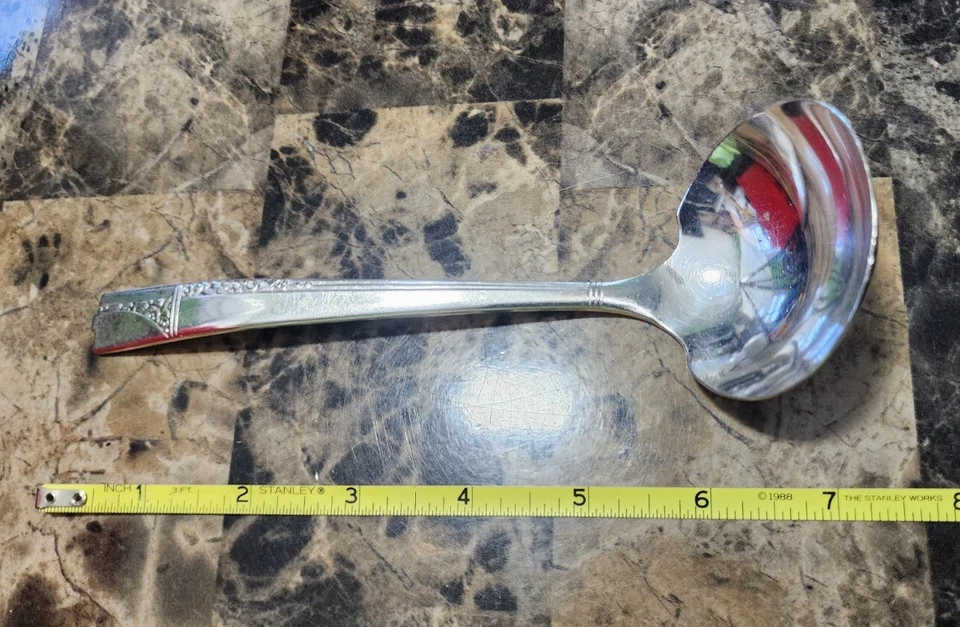 NOBILITY PLATE VINTAGE 1937 CAPRICE PATTERN SILVERPLATED GRAVY LADLE 🤎 - Image 3 of 4