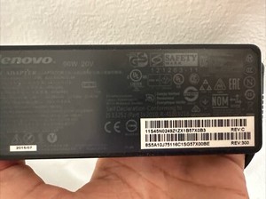 Lenovo Netzteil 20V / 90 W | 4,5 A / Stromkabel für Laptops / Ladekabel