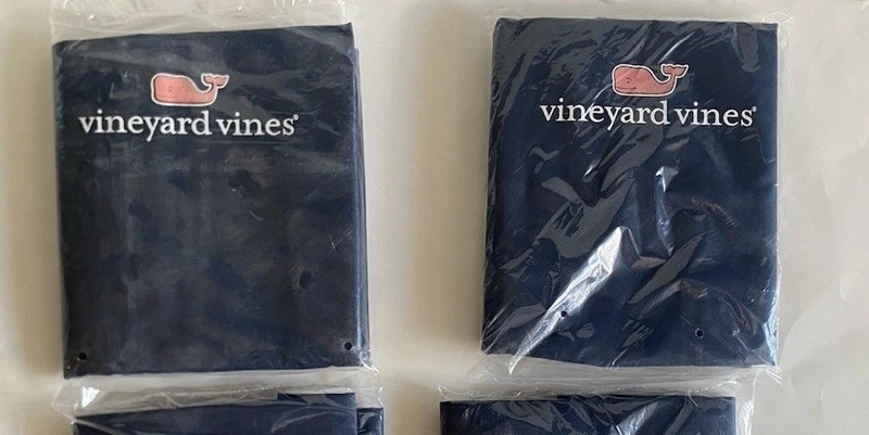2 - Vineyard Vines Garment Bag Zip Up Whale Logo Wardrobe Travel Suit Dress