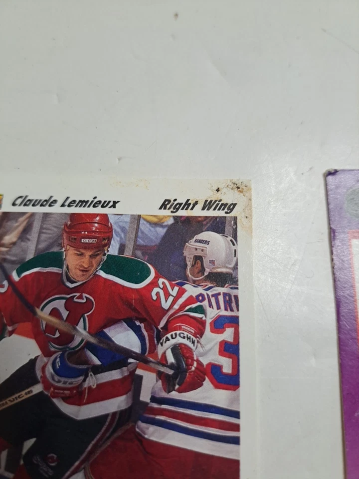 Lote de 3 tarjetas mixtas de hockey Claude Lemieux, Dimitri Khristich, Brian Gionta Foto 3 de 4