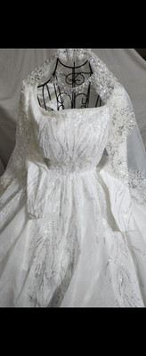 Atemberaubendes Ballkleid Brautkleid mit gratis Schleier