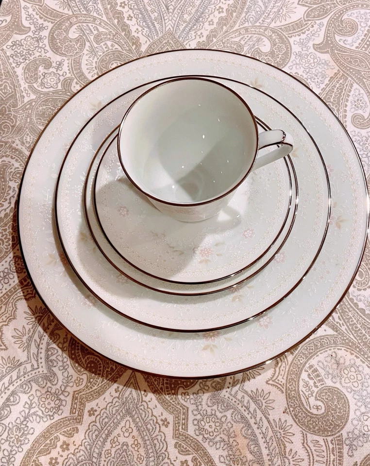 Noritake “tentación” 2852 porcelana de hueso - juego de 60 piezas (servicio para 8)-de colección Japón Foto 2 de 4