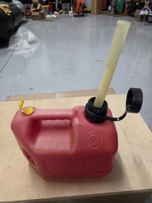Vintage PreBan Blitz 1 Gallon 4 Oz Gas Can with Vent And Spout 11805