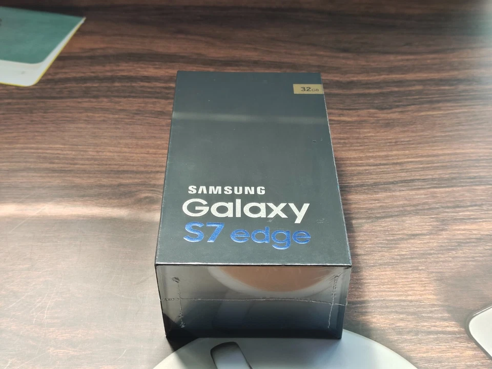 New&Sealed Samsung Galaxy S7 Edge(SM-G935F) 32GB UNLOCKED Andriod Smartphone - Image 3 of 4