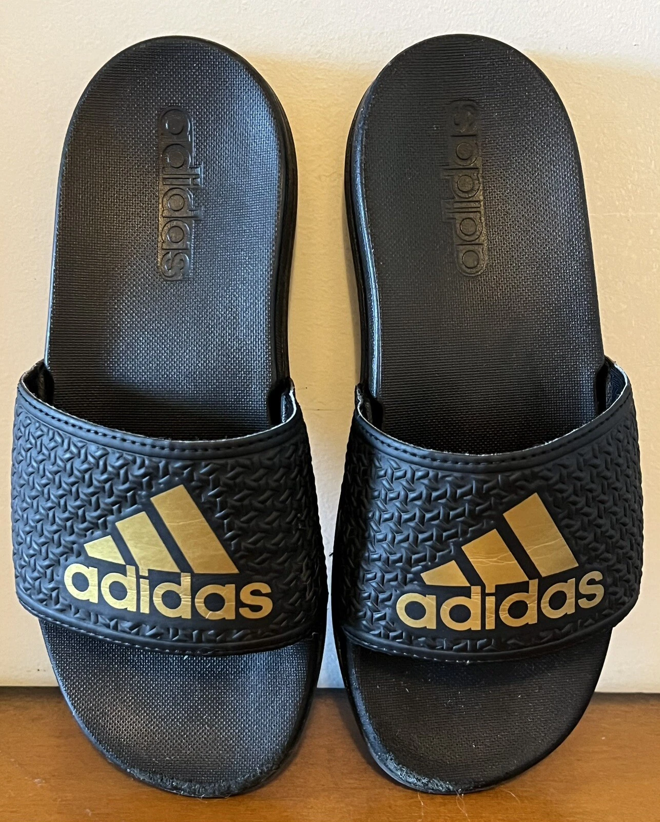 Sandali Adidas giovanili unisex comodi slide nero oro taglia 2