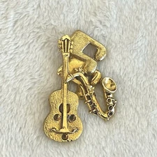 Vintage Large Gold Tone Music Theme Brooch Violin, Clarinet, Musical Notes