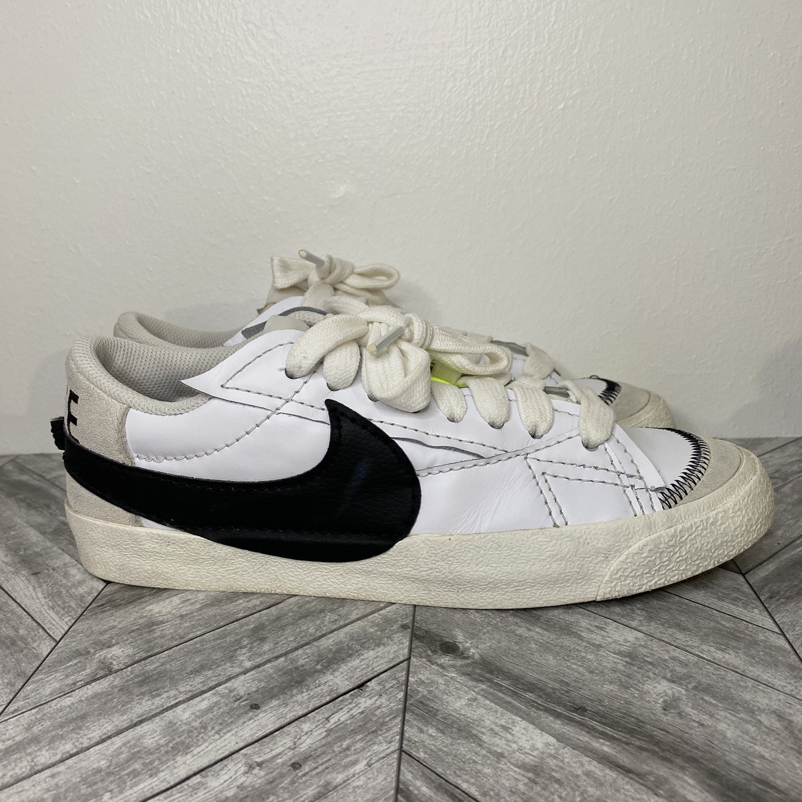 Nike Blazer 77 Jumbo Low White Black Large Swoosh Men Size 7.5 DN2158-101-image