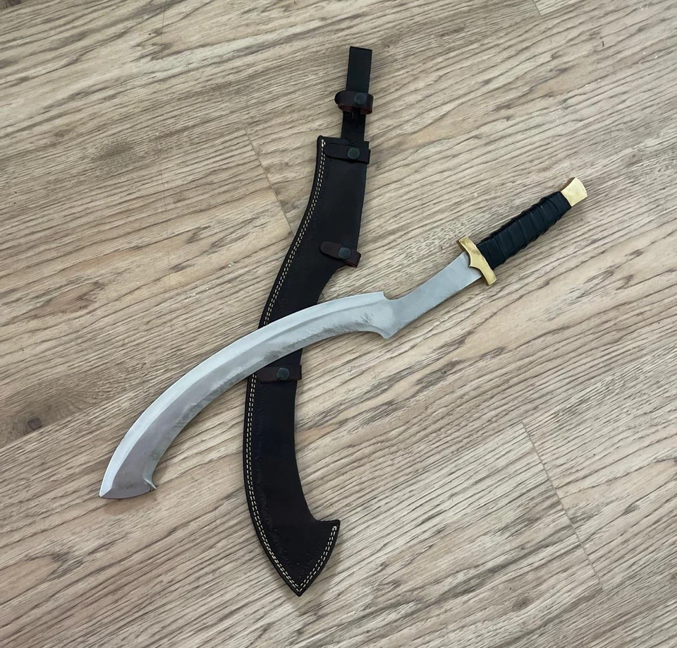 Espada egipcia Khopesh hecha a mano de acero al carbono: guardia de latón, funda de cuero Foto 4 de 4