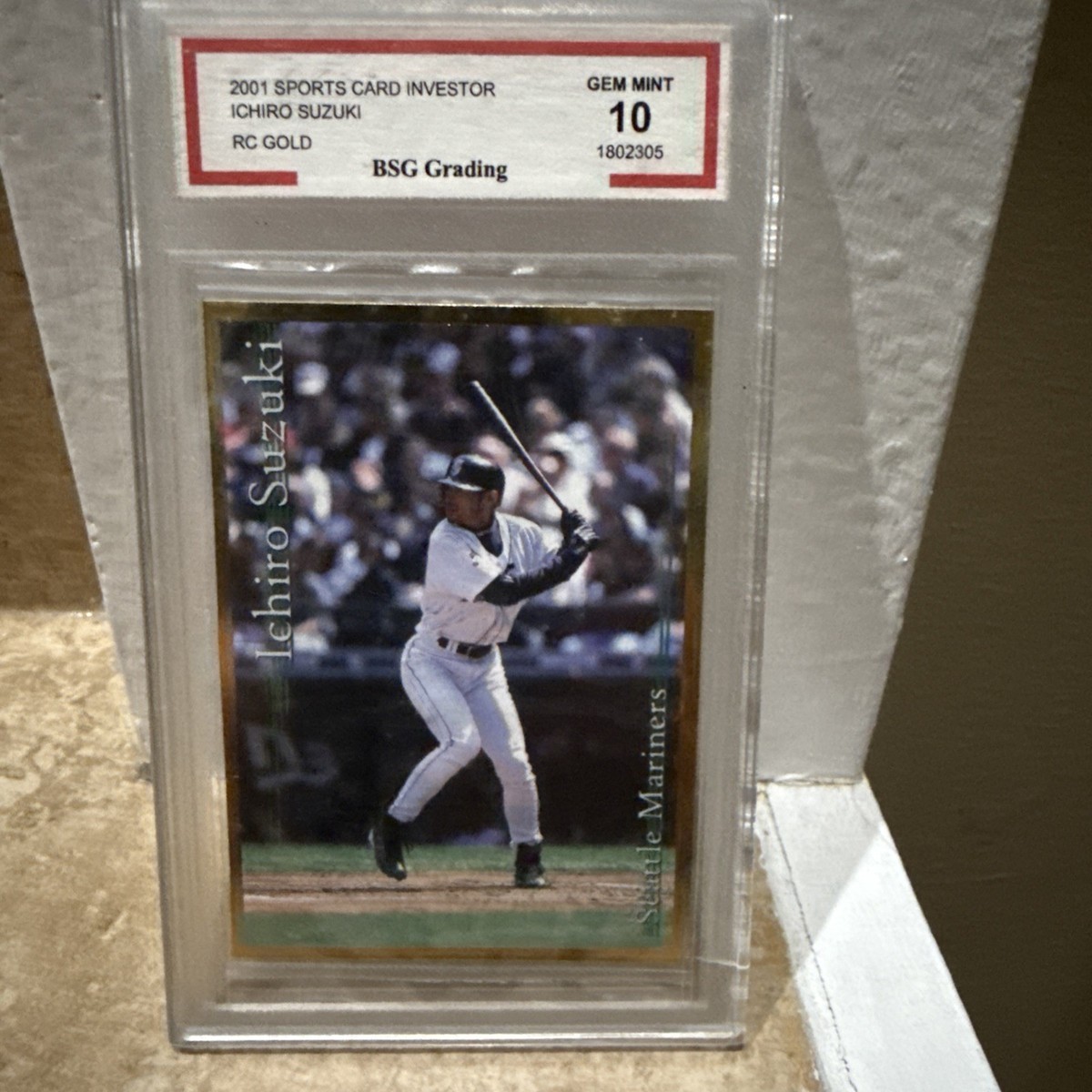 2001 SPORTS CARD INVESTOR ICHIRO SUZUKI GOLD ROOKIE BASEBALL CARD