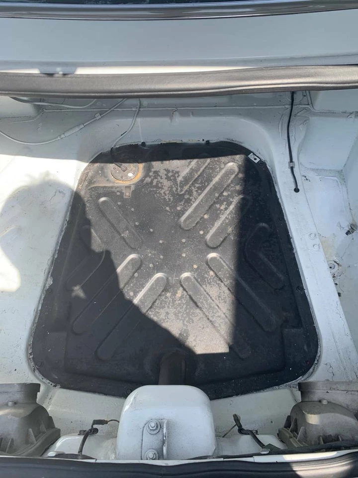 CELICA RA21 TA22 RA20 TA20 ( FLAT TAILLIGHT )  FUEL GAUGE SENDING UNIT - Image 3 of 3