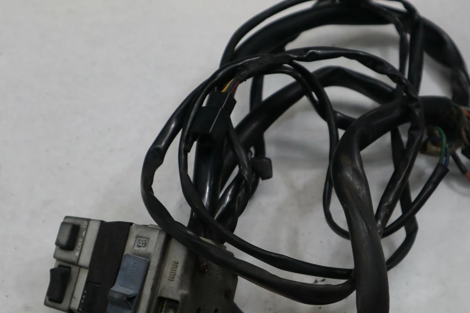 Arnés interruptor señal de giro para motocicleta Honda 1984 Goldwing GL1200A fabricante de equipos originales Foto 3 de 4