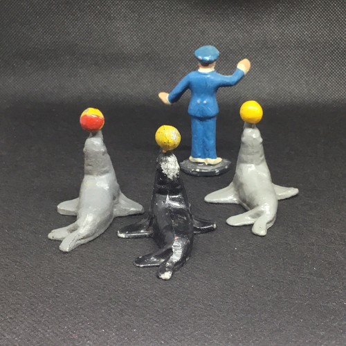 Wend-al Performing Seals And Trainer (Pink’382) - Bild 4 von 8