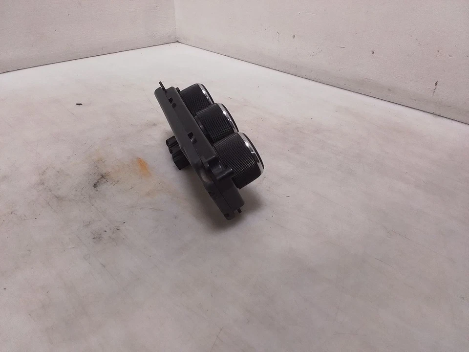 Jeep JK Wrangler Automatic Temperature Control 55111170AD w Hardtop 11-13 143557 - Image 3 of 4