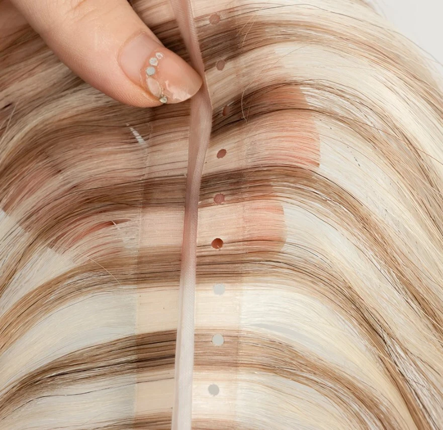 Extensiones de cabello con trama de orificio invisible extensión de trama de piel con doble lengüeta doble Foto 3 de 4