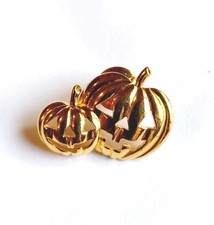 Vintage Gold Tone Pumpkin Jack O Lantern Halloween Tie Tack Brooch Pin