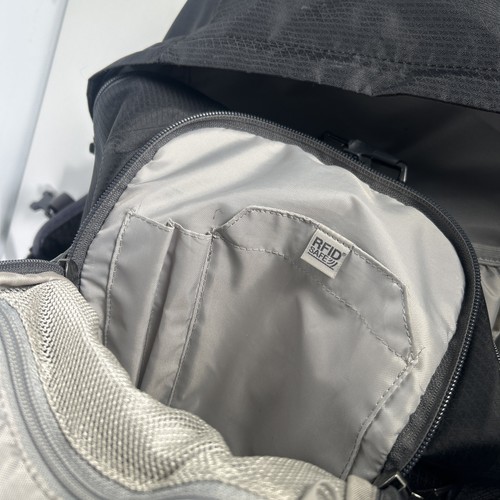 Pacsafe Venturesafe G3 15L Blk Backpack Exomesh Anti Theft Technology RFID $119 - Picture 13 of 16