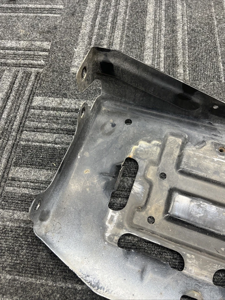 GMC Yukon 2009 bandeja de batería 2007-2013 GMC Yukon Foto 2 de 4