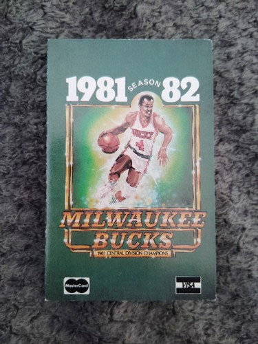 NBA 1981-82 Milwaukee Bucks Basketball Pocket Schedule - Mastercard / Visa