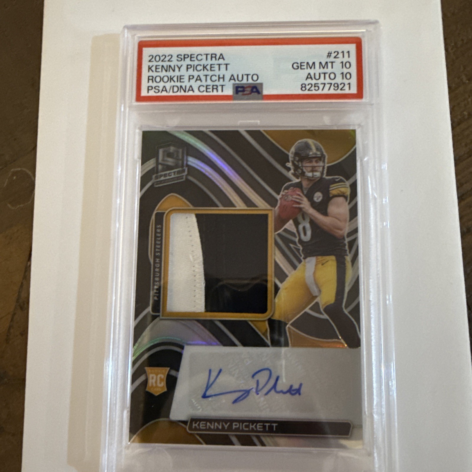 Kenny Pickett Panini Spectra #211 Rookie Patch Autograph