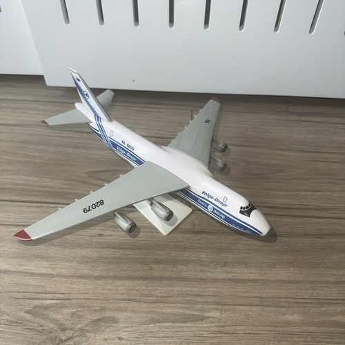 Volga-dnepr Model Plane 1/200