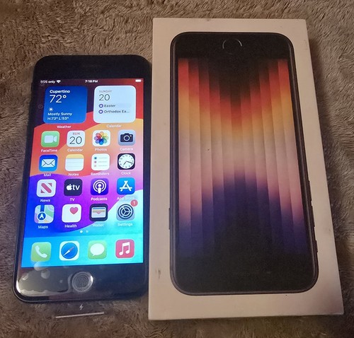 Apple iPhone SE 3rd Gen (A2595) 64GB Midnight (TracFone/StraightTalk ONLY)