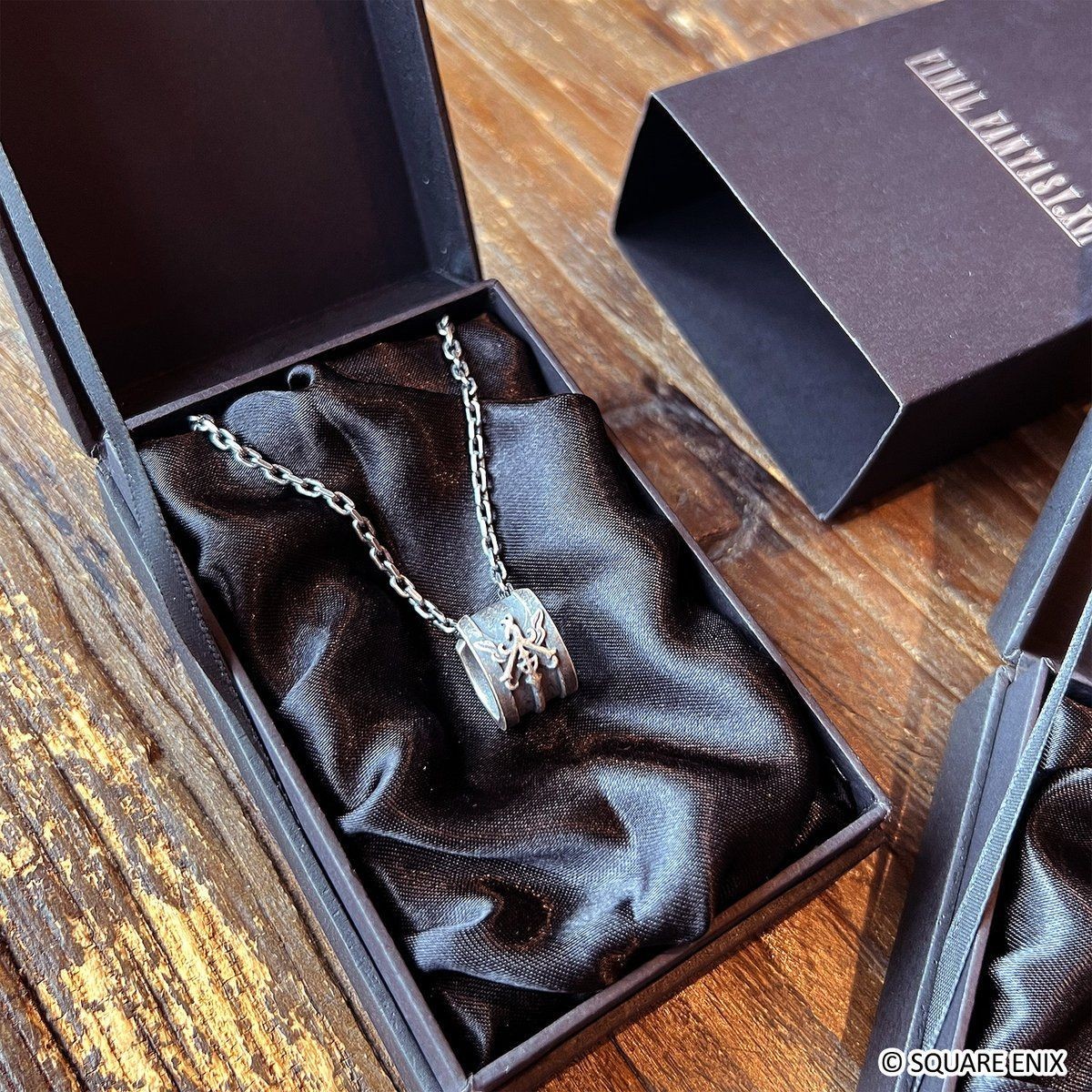 Final Fantasy XVI House Rosfield Silver Ear Cuff Pendant Necklace