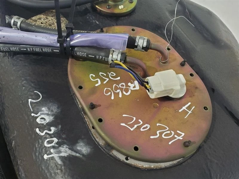 Fuel Tank RWD With Pump OEM 1995 1996 1997 Mazda Miata - Imagem 2 de 4