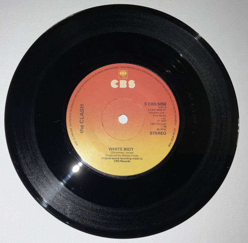 1977 UK 1st Press THE CLASH WHITE RIOT Vinyl 7” CBS 5058 A2/B2 EX/EX - Изображение 4 из 4