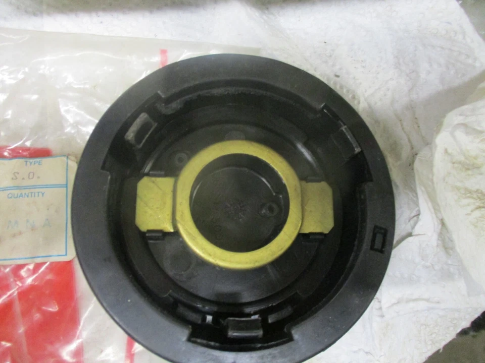 Botón pulsador bocina Fiat X/19 Bertone negro raro 1979-1988 NOS #4455881 Foto 2 de 3