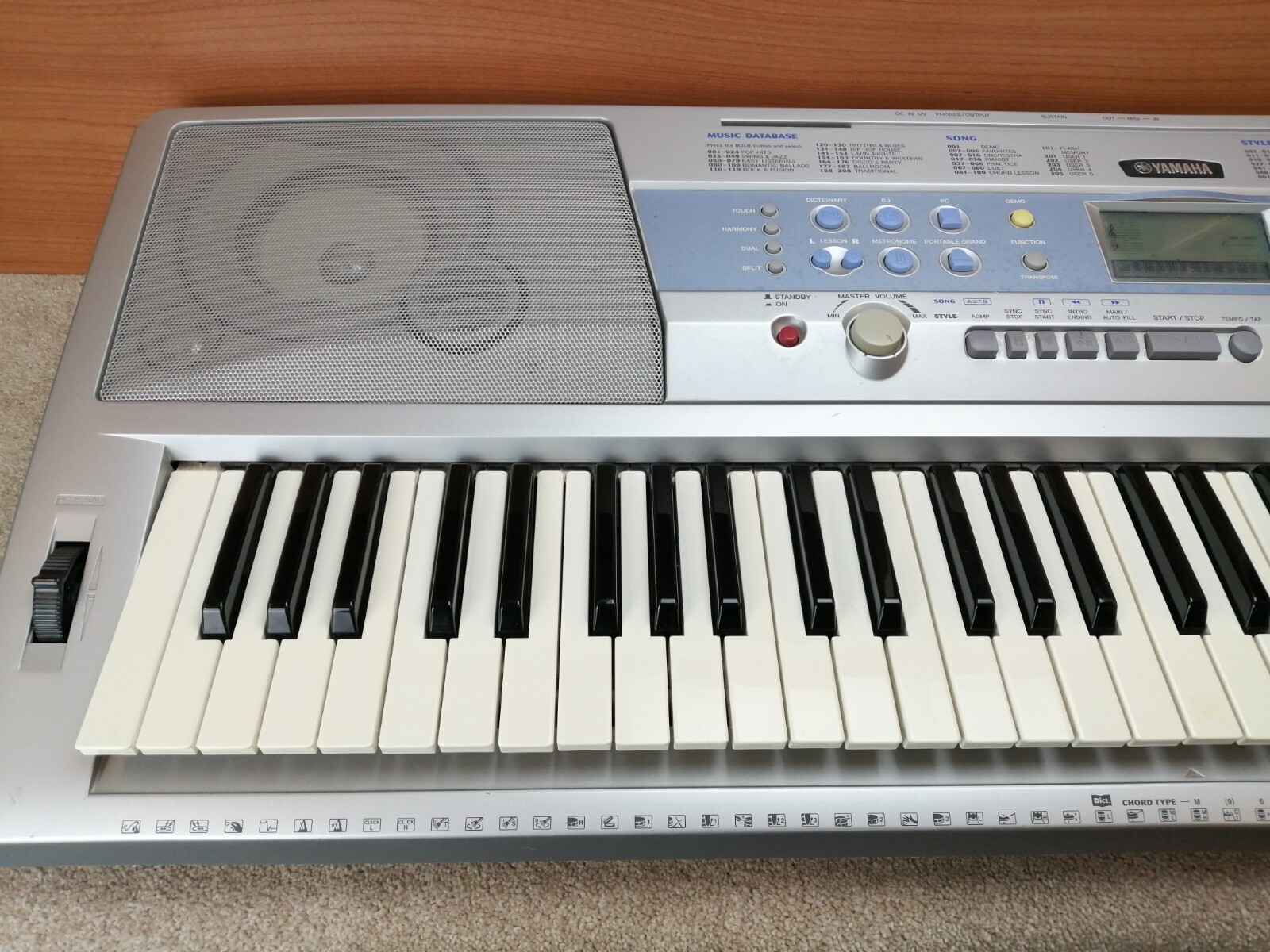 Yamaha Electronic Portable Grand DGX 200 Keyboard Piano eBay