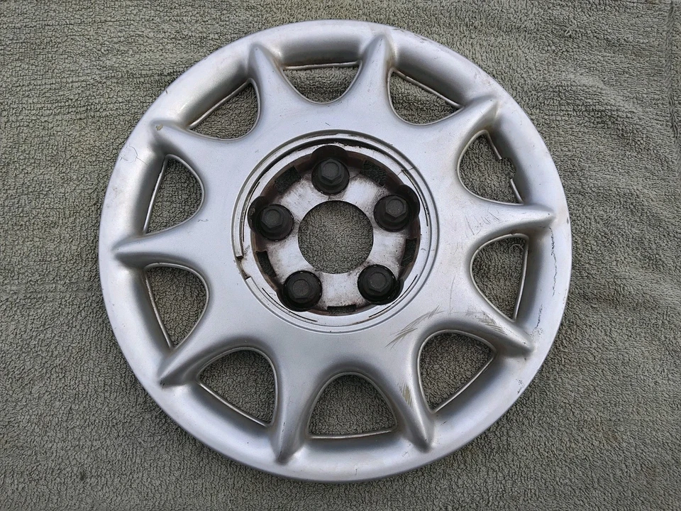 Un tapacubos original Buick Century 2 piezas 2000 2001 2002 2003 2004 ver detalles Foto 2 de 4