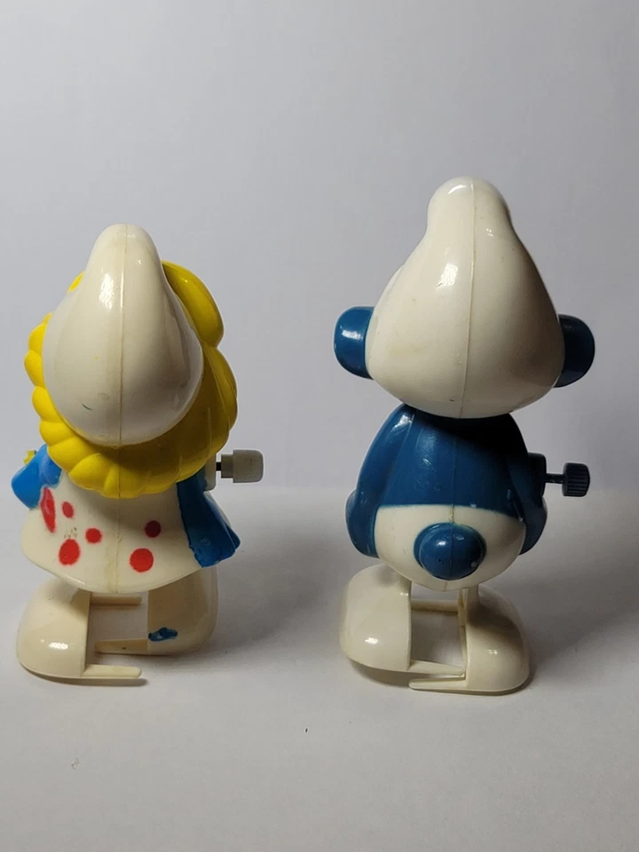 Vintage 1980 & 1982 Galoob Peyo Wind Up Walking Smurf and Smurfette Toy Lot Of 2 - Image 3 of 4