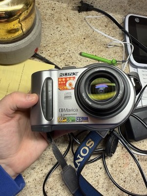 SONY CD Mavica MVC-CD300 中古　動作可能 SONY CD Mavica MVC-CD300 中古 動作可能 SONY CD Mavica MVC-CD300