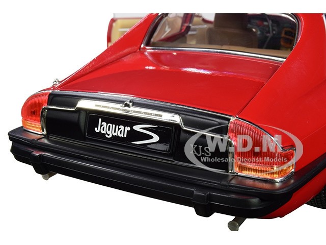 1975 JAGUAR XJS COUPE RED 1/18 DIECAST MODEL BY ROAD SIGNATURE